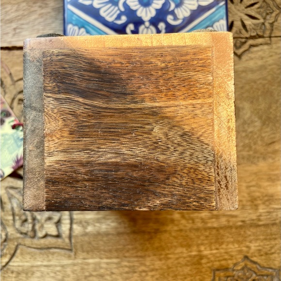 Beautiful Home Accent  Box! NWT! Ceramic cover, wooden box. - Picture 10 of 13